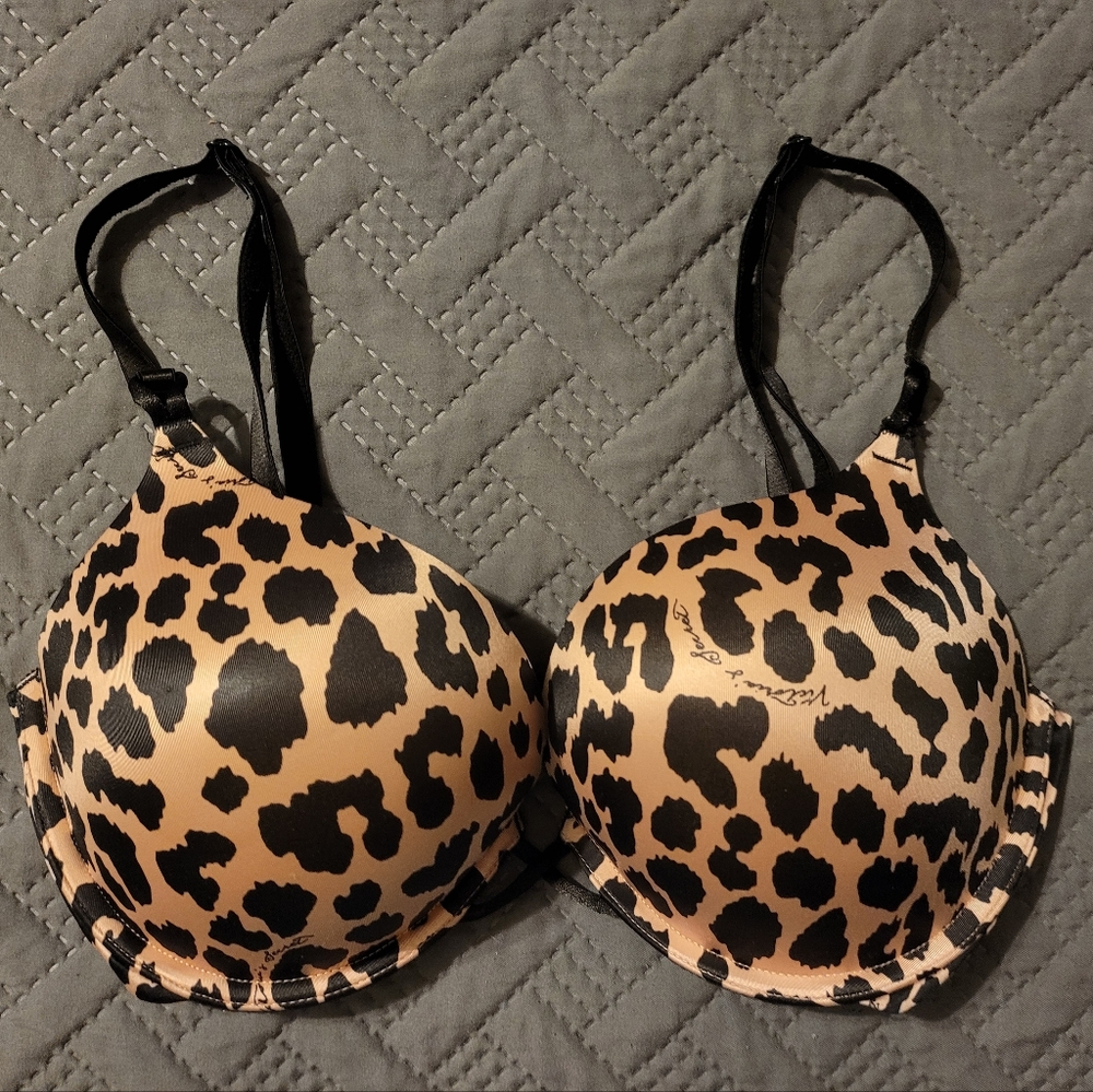 Victoria's Secret Bombshell Add-2-Cup Push-Up Super Push-Up Bra 34D